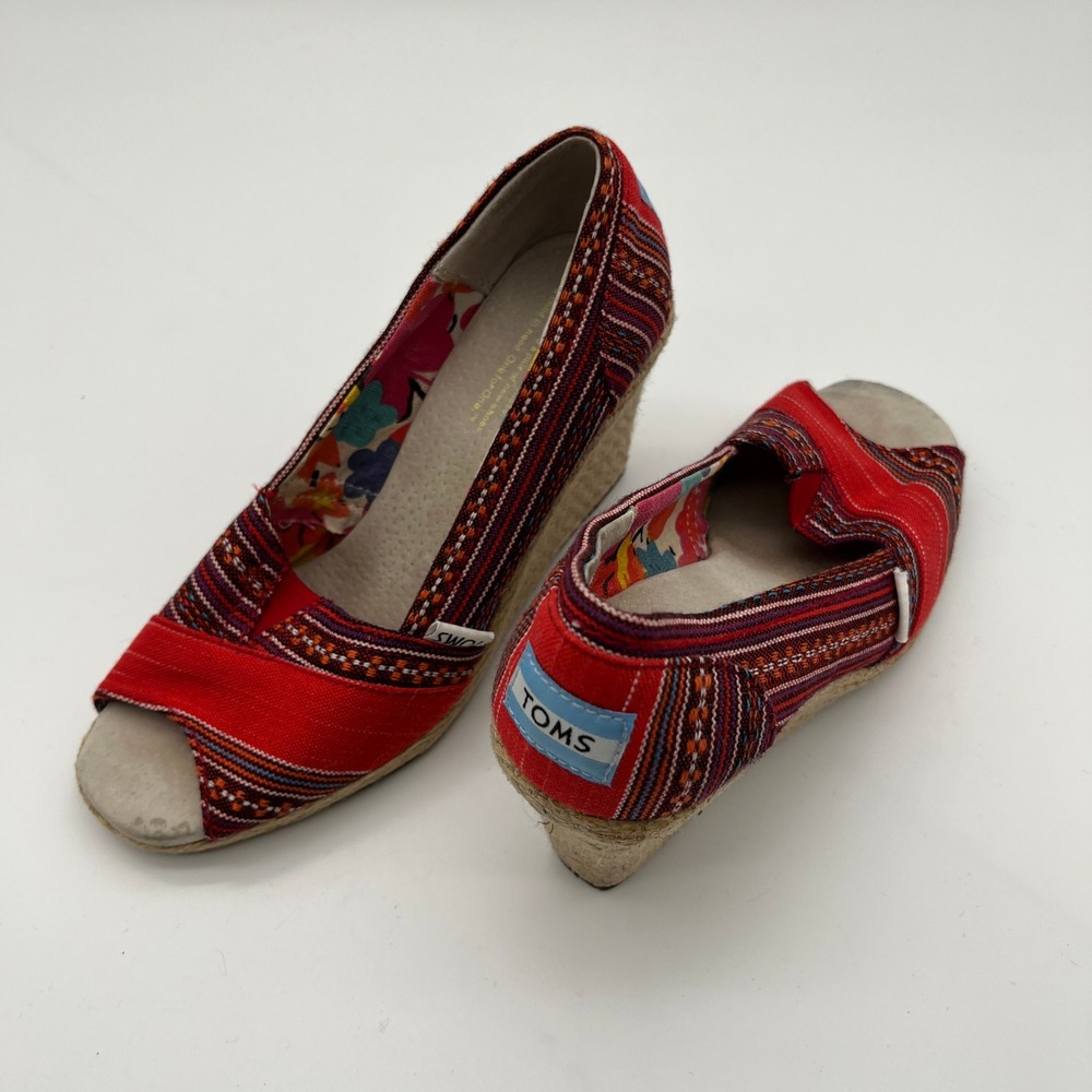 Toms Womens Red Tribal Print Peep Toe Espadrille Wedge Sandals Size 5.5